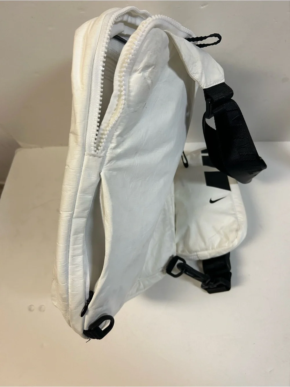 Nike White and Black Sling Crossbody Bag with Small Pouch